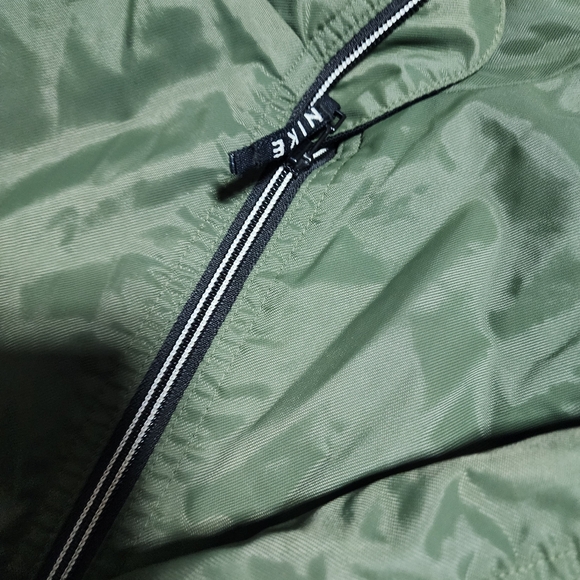 NIKE GUC MENS SIZE MEDIUM VINTAGE Y2K OLIVE GREEN LINED  WINDBREAKER JACKET - Picture 6 of 9